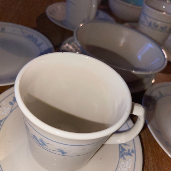 Corelle tea /coffee cups w saucers blue flowers - Picture 2 of 8